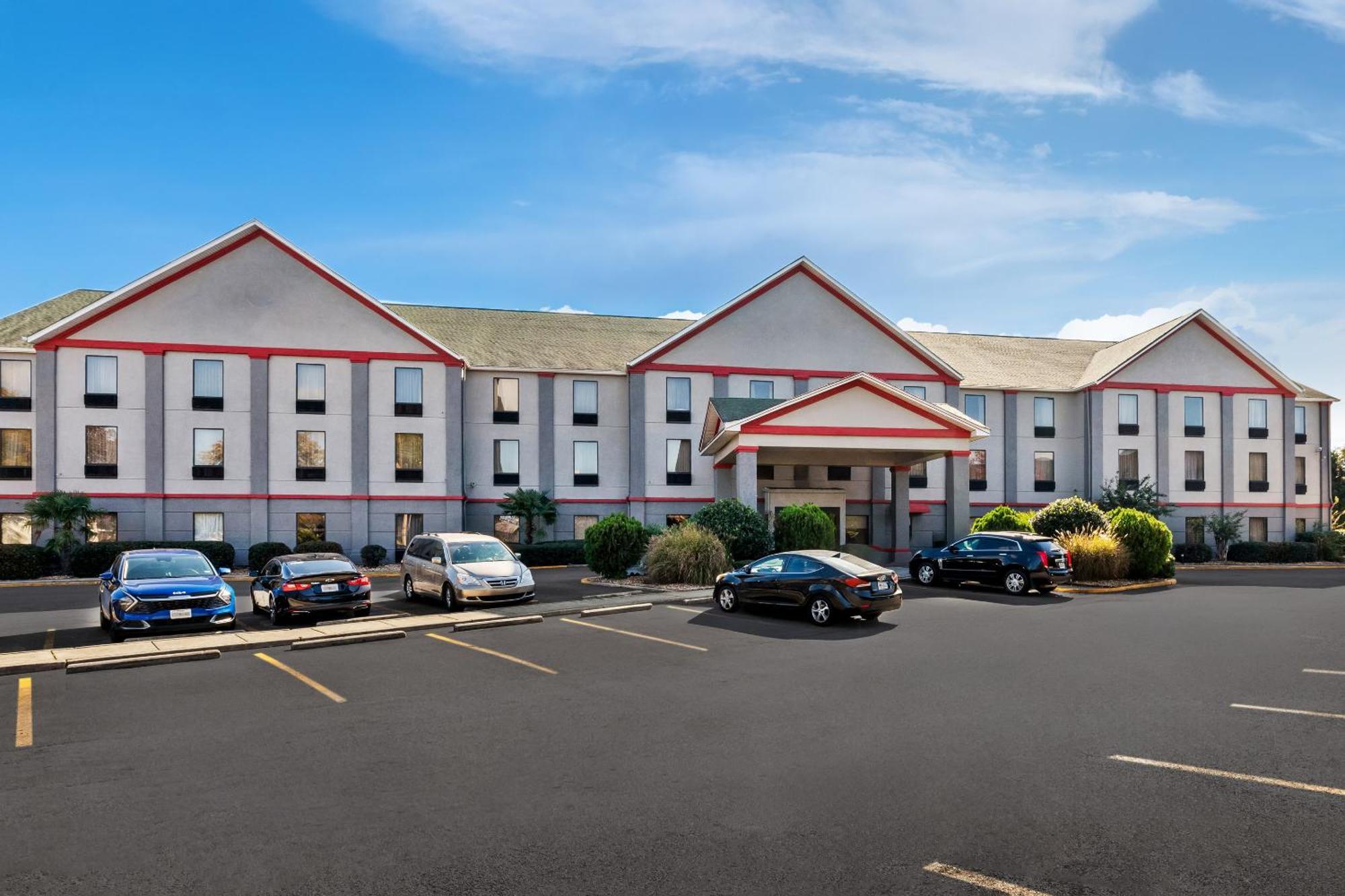 Red Roof Plus+ & Suites Atlanta Airport South College Park Exterior photo